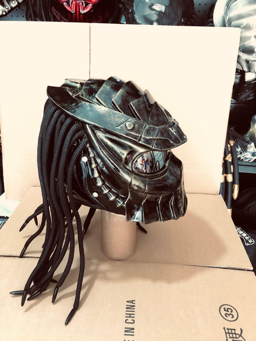 Шлем мотоциклетный хищник