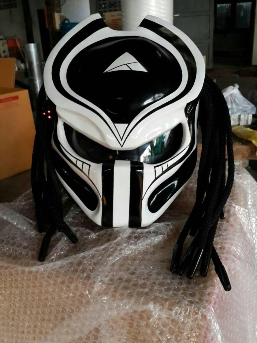 Шлем мотоциклетный предатор