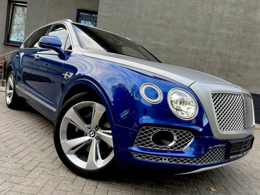 Бентли Бентайга 2022