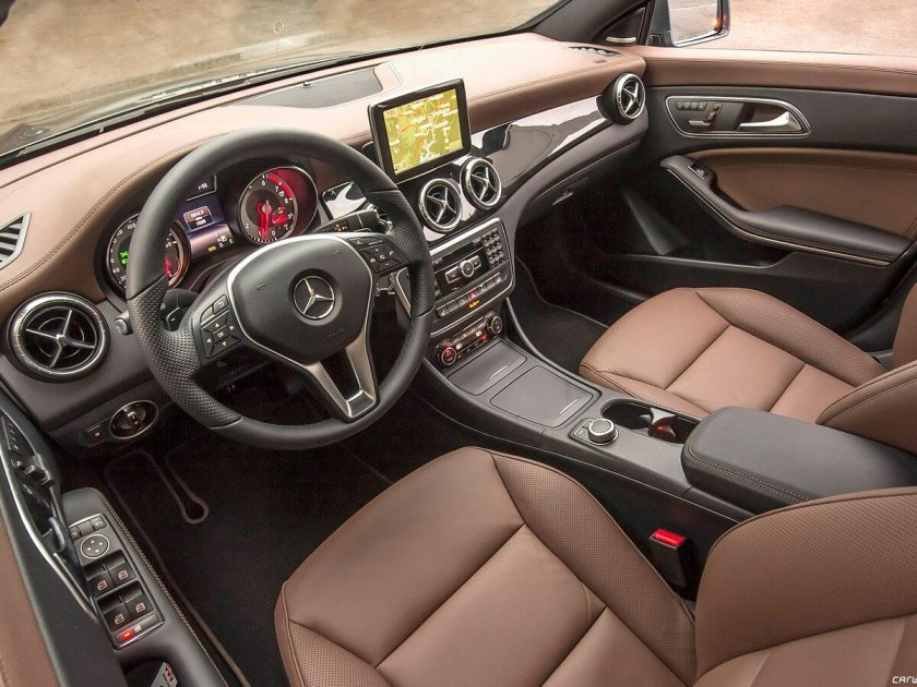 Mercedes Benz CLA 45 AMG салон