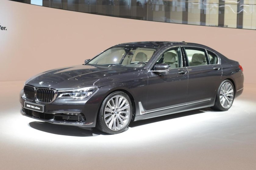 BMW 7 2015