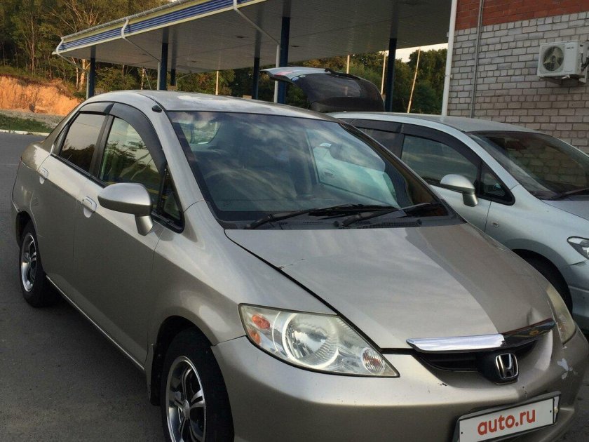 Honda Fit Aria 2003