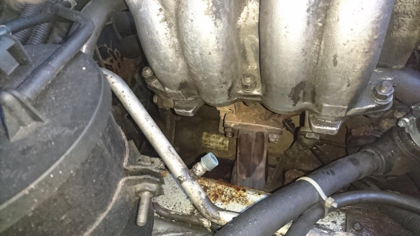 Стартер на Ниве Шевроле расположение