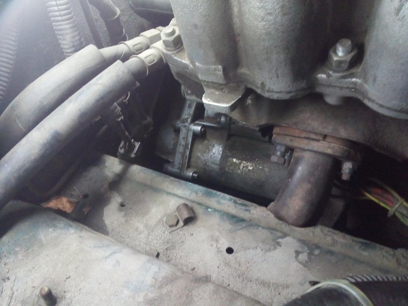 Стартер на Ниве Шевроле расположение