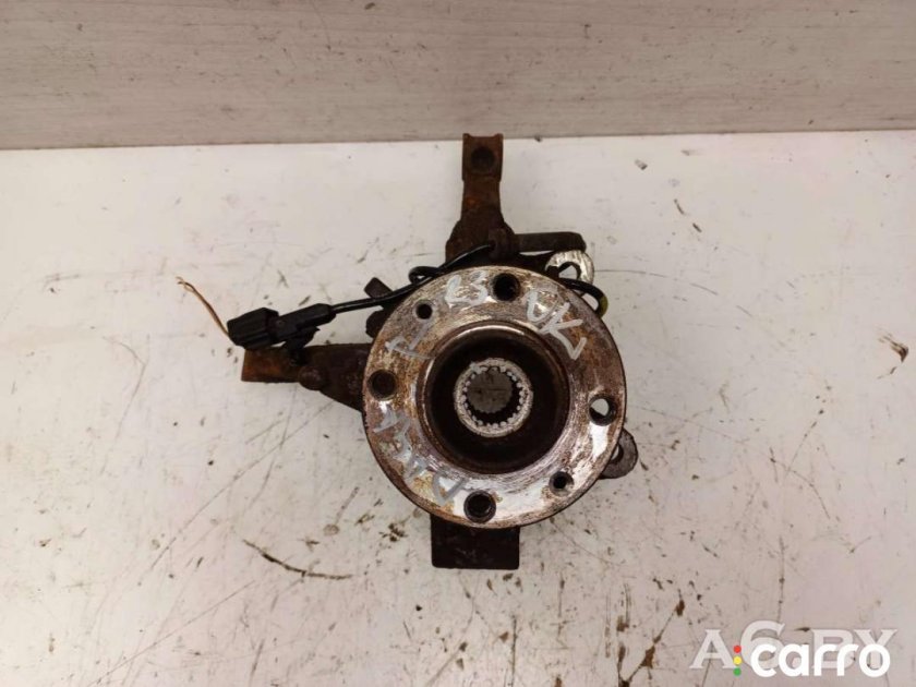 Поворотный кулак Рено Сандеро