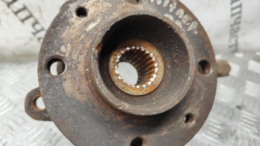 Ступица передняя правая