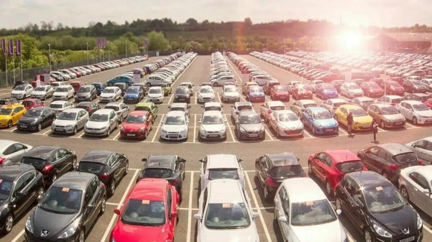 Много автомобилей