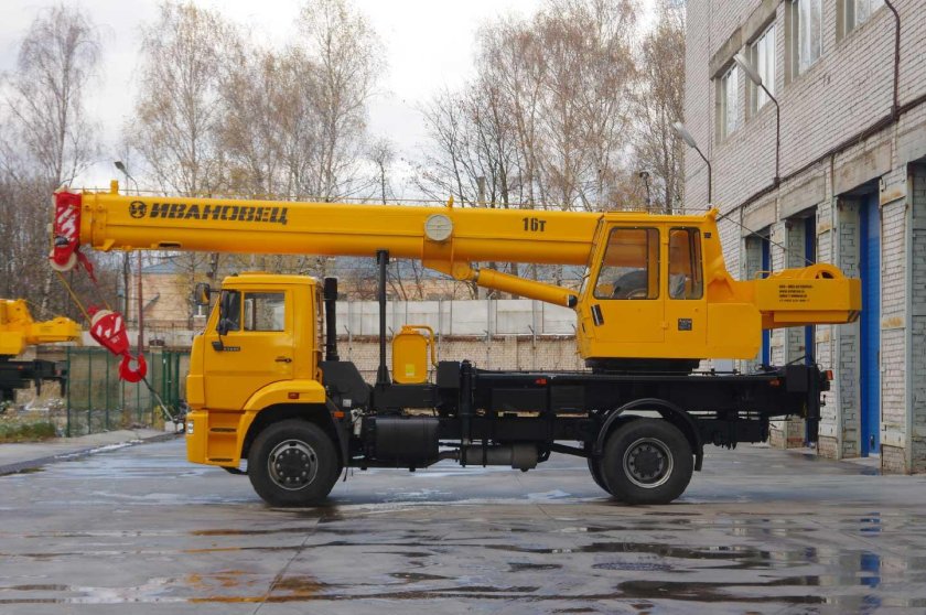 Автокран КС-35714к-3