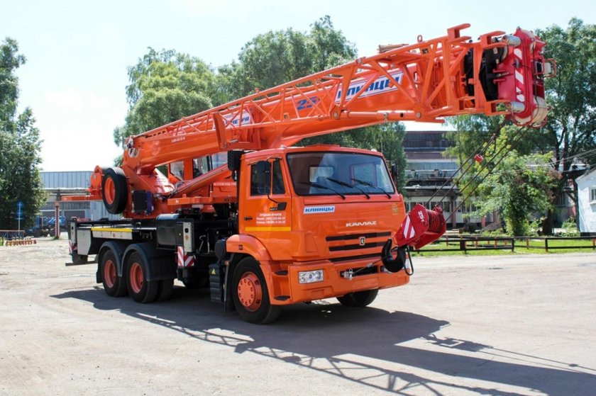 Автокран КС-55713-1