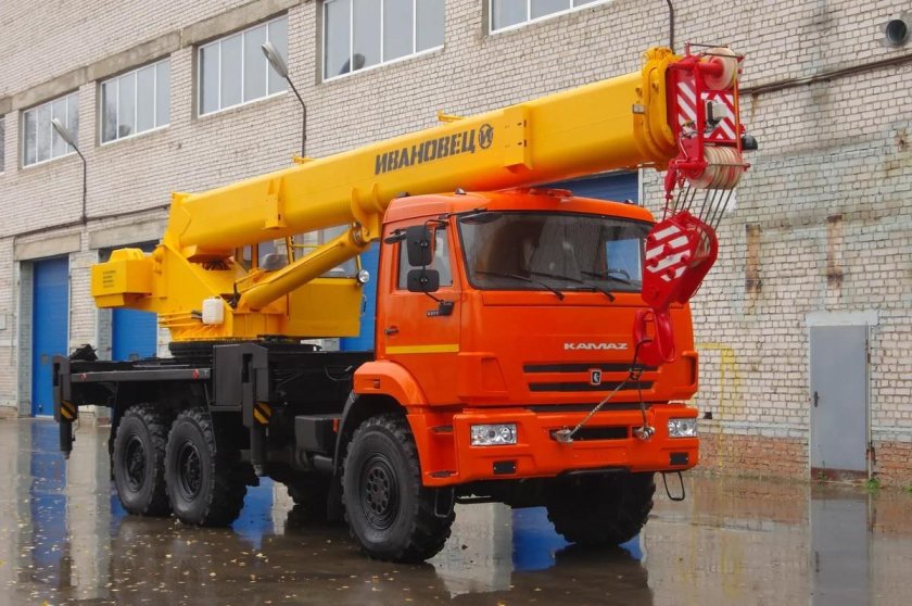 Автокран Ивановец КС-45717к-3