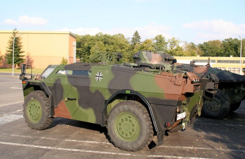 Феннек броневик