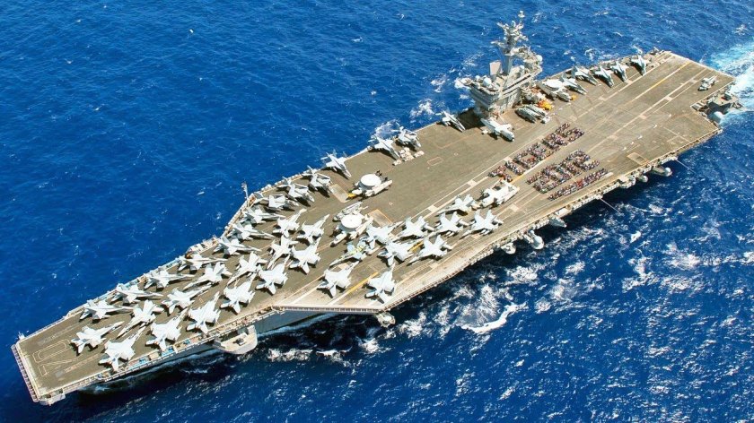 Авианосец Карл Винсон