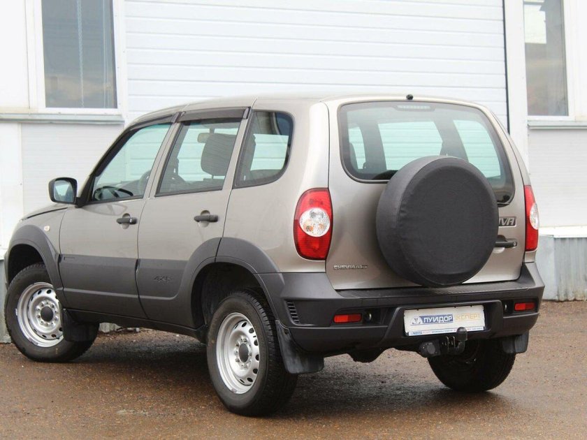 Chevrolet Niva 2123 1.7 МТ Luxe