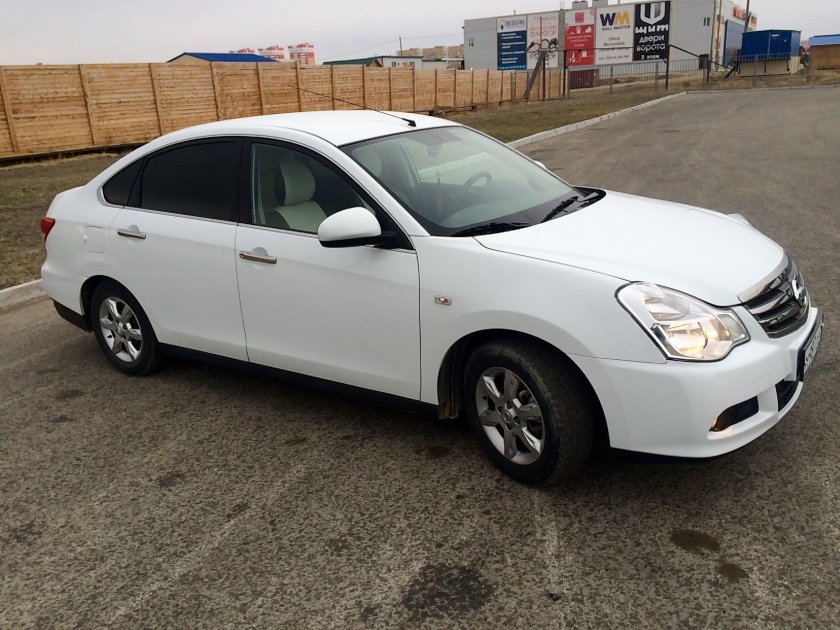 Nissan almera 2011 белый