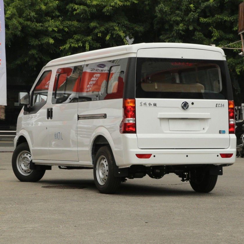 Китайский электрический минивэн