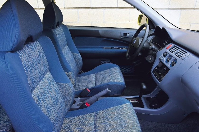 Хонда HR V 1999 салон