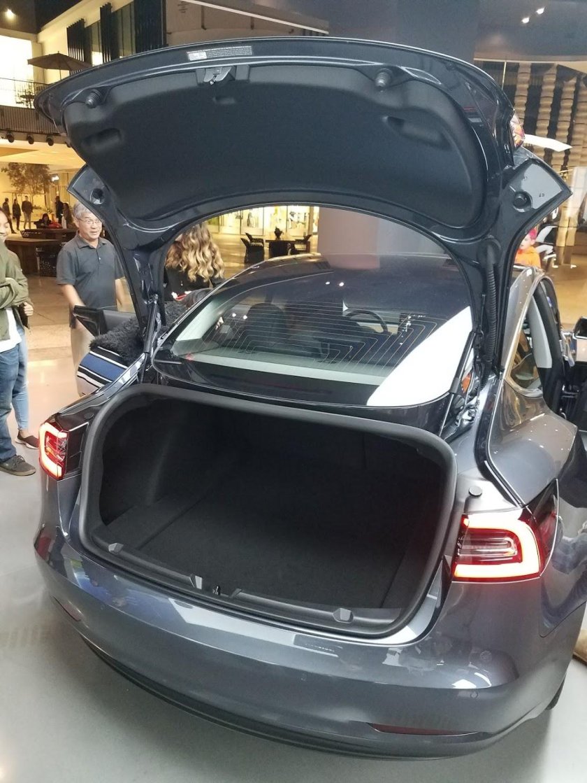 Tesla model 3 багажник