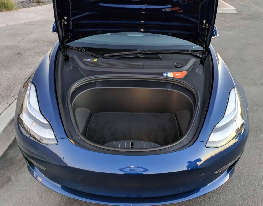 Багажник Тесла 3