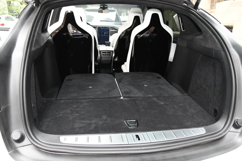 Tesla model x багажник