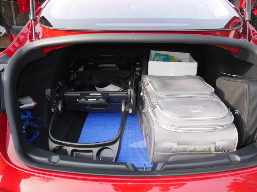 Tesla model 3 багажник