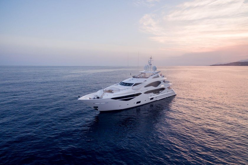 Yacht Superyacht Sunseeker 131