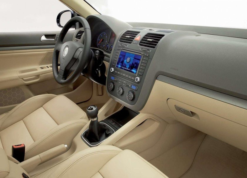 Volkswagen Jetta 5 салон