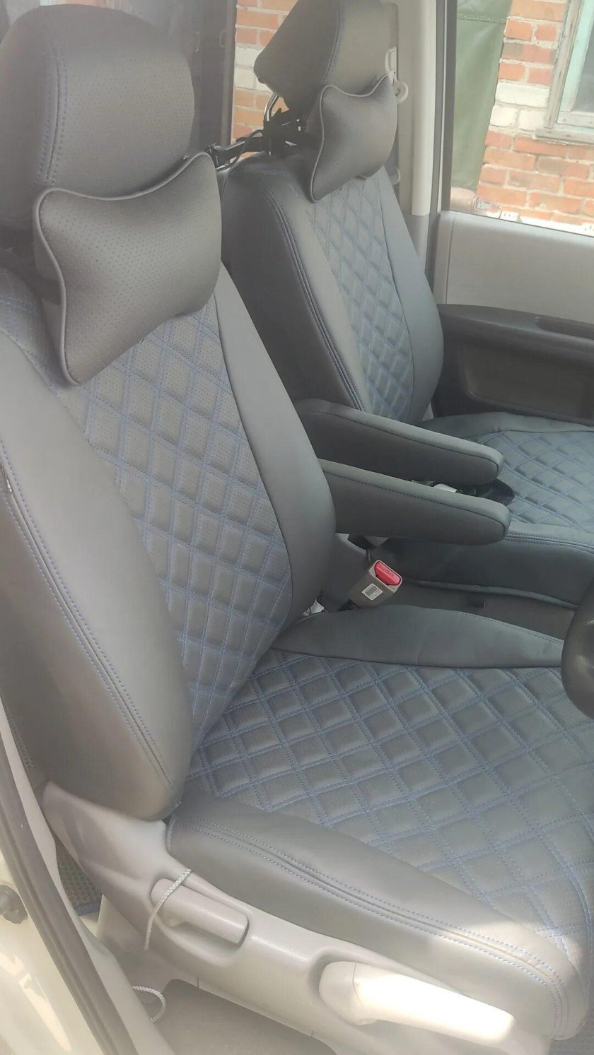 Модельные чехлы тойота вокси