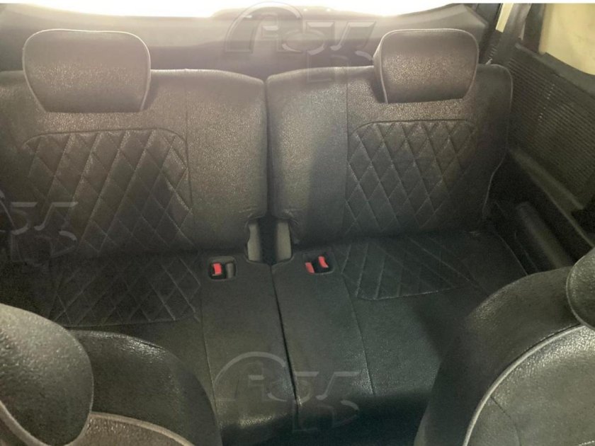 Заглушка третьего ряда сидений Honda freed