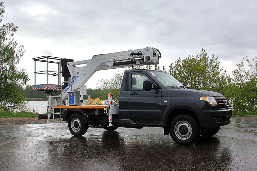 UAZ Profi автогидроподъемник
