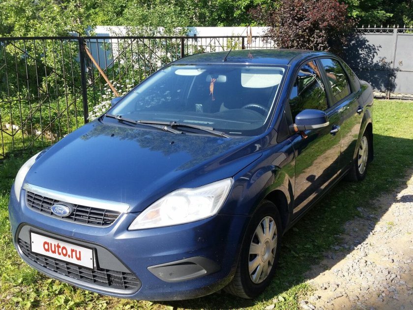 Ford Focus 2 седан синий