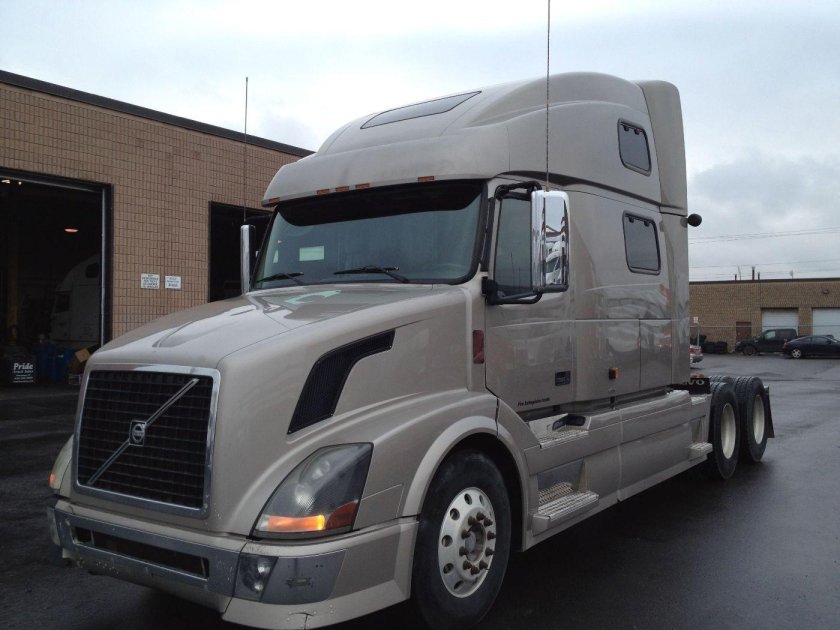 Volvo VNL 780