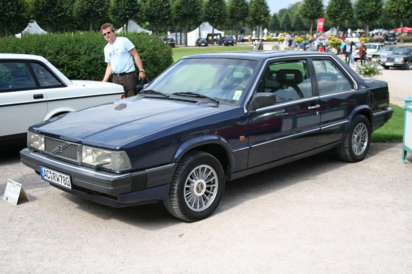 Volvo 700