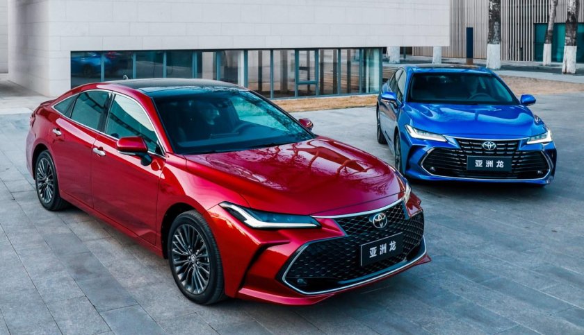 Тойота Camry 2023