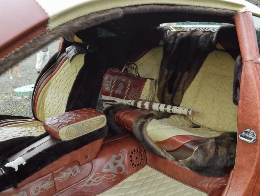 Интерьер машины