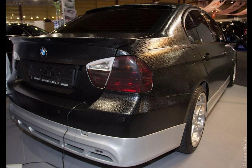 Автомобиль с кожаным кузовом