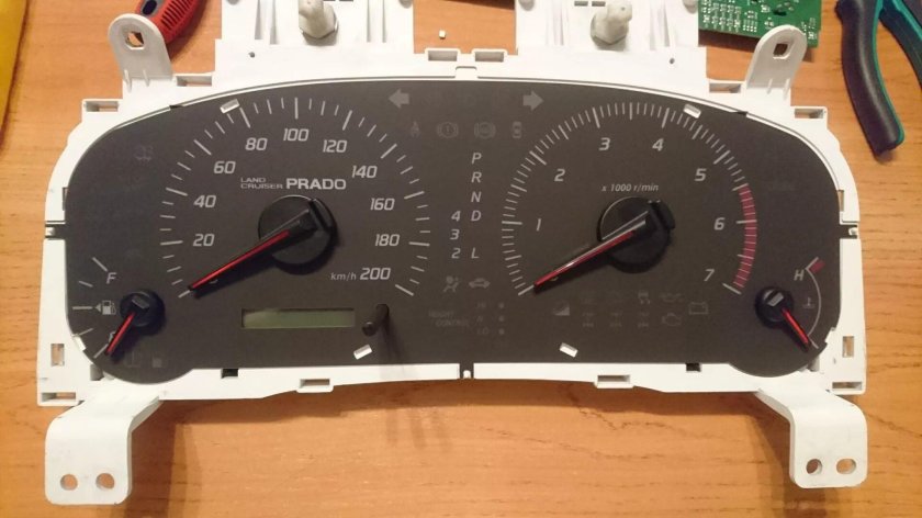 Щиток приборов Тойота Прадо 120