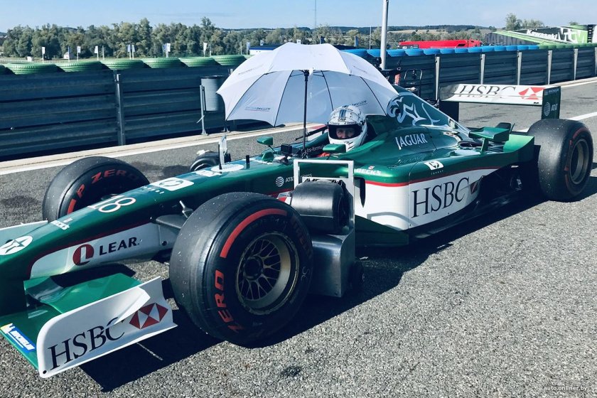 Контейнеры для транспортировки болидов формула е