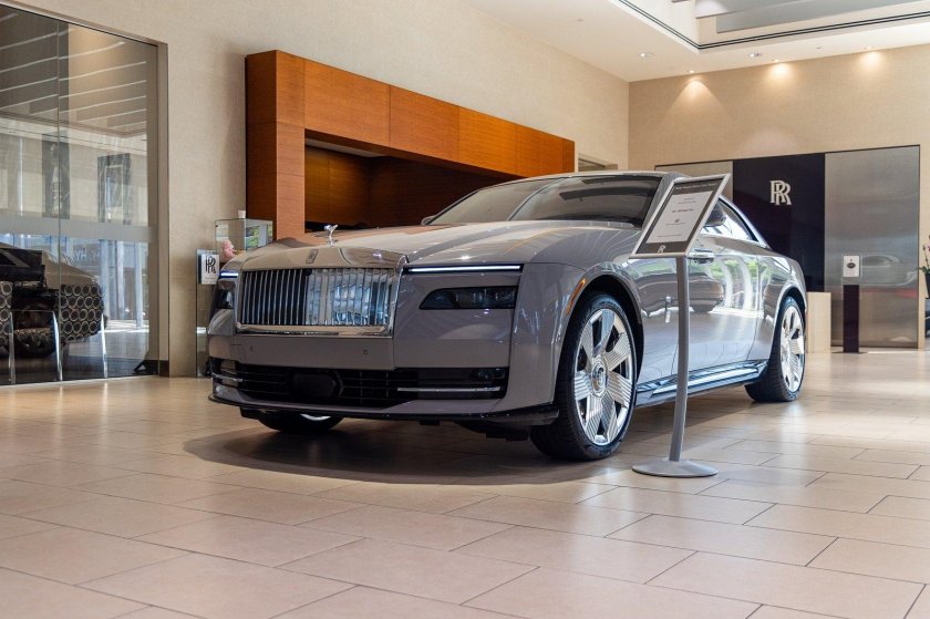 Роллс Ройс электромобиль