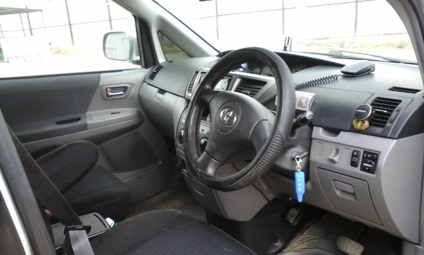 Toyota Ноах 2002 салон