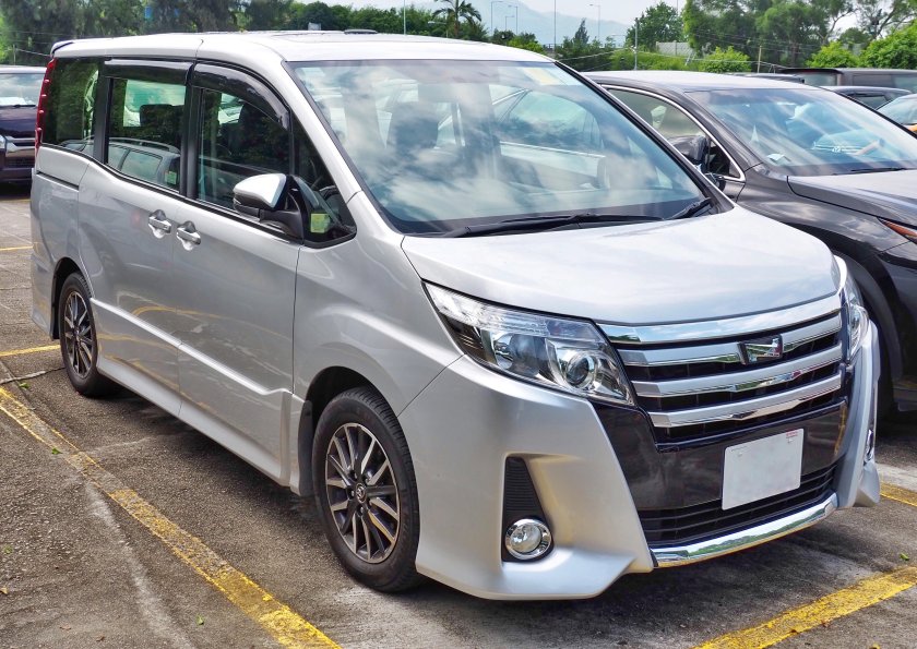 Toyota Noah 2014