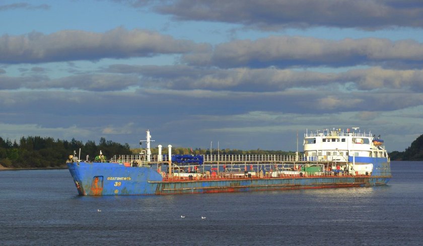 Волгонефть судно