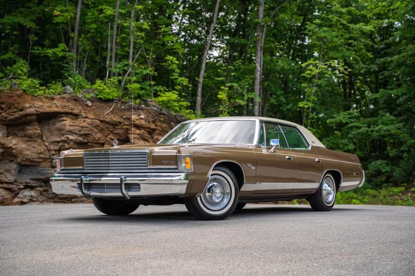Chrysler newport 1974