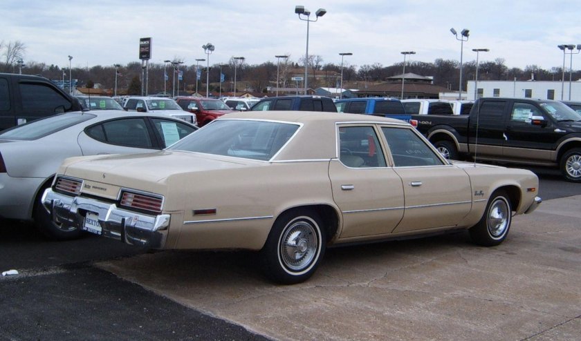 Plymouth Gran Fury 1975