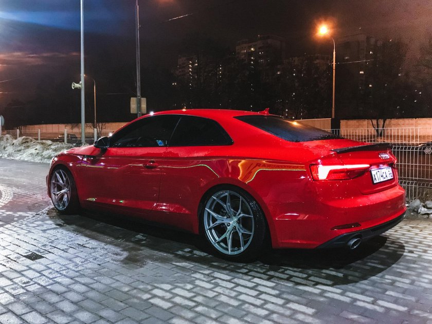Audi a5 Coupe красная