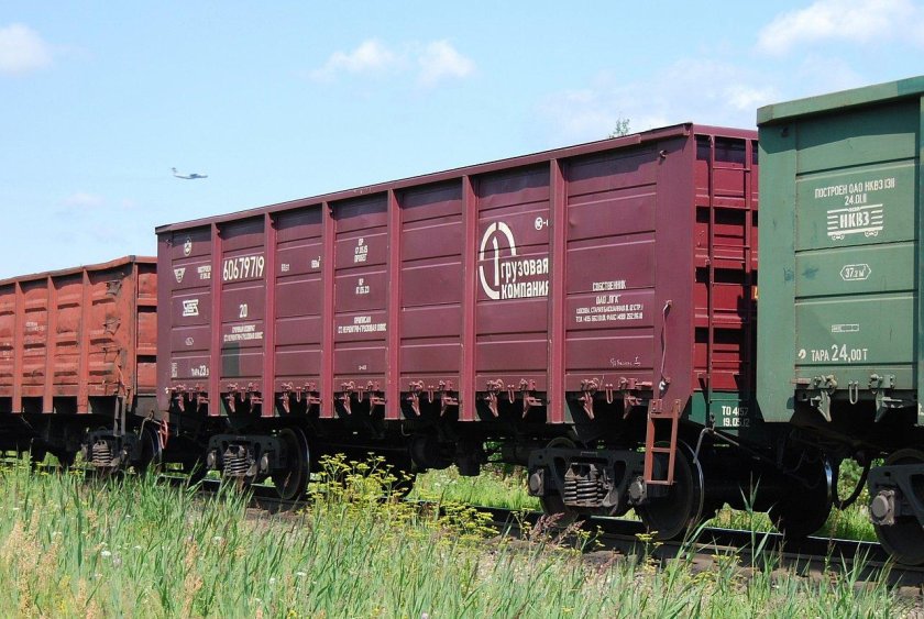 Грузовой вагон ржд полувагон