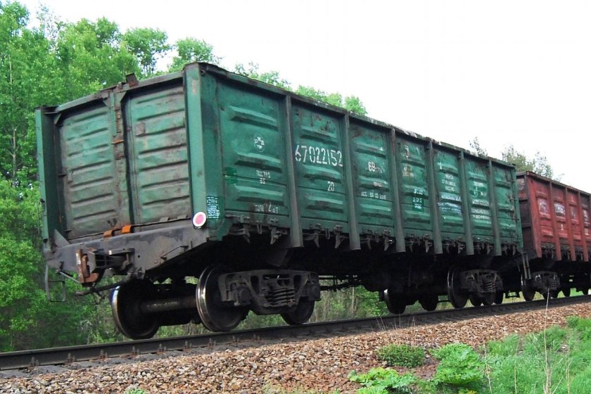 Полувагон люковый 12-132