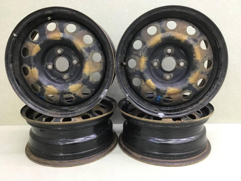 Штампованные диски r 15