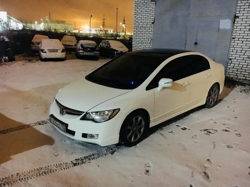 Honda Civic 4d белый