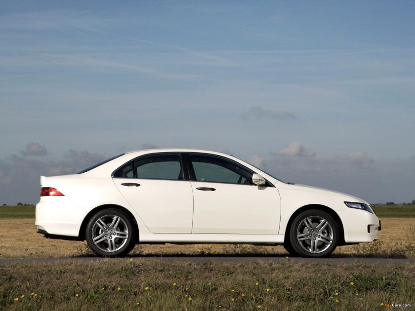 Хонда Аккорд 2007 белый