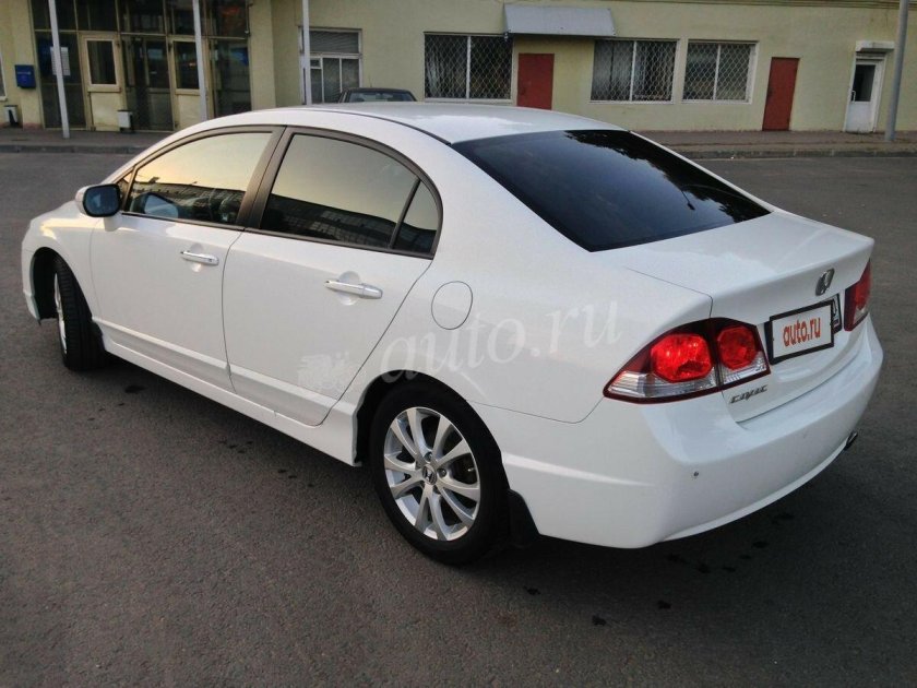 Honda Civic 4d белый